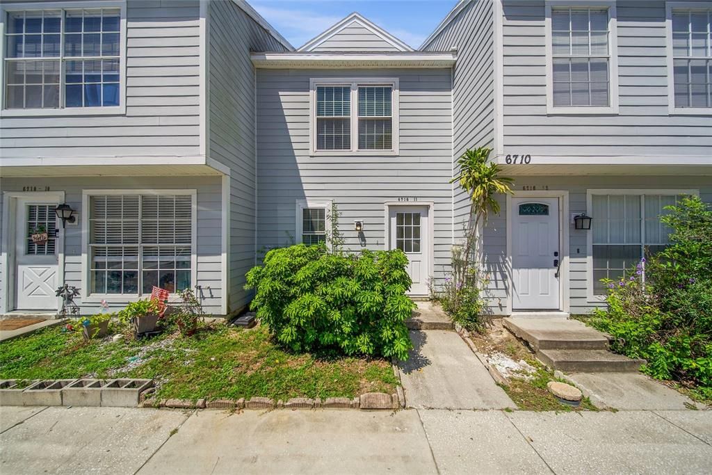 En Venta: $215,000 (2 camas, 2 baños, 1089 Pies cuadrados)