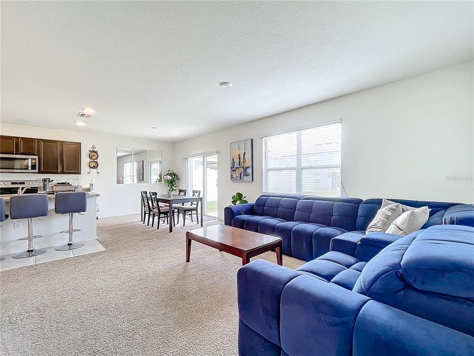 待售: $395,000 (5 贝兹, 3 浴室, 2652 平方英尺)