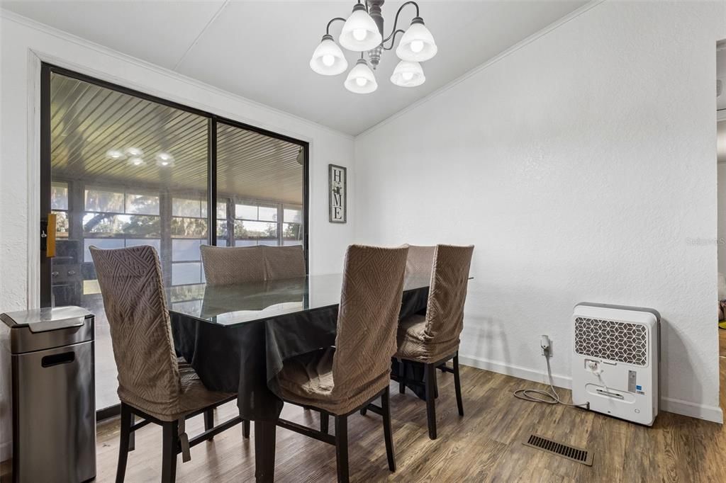 For Sale: $160,000 (3 beds, 2 baths, 1056 Square Feet)