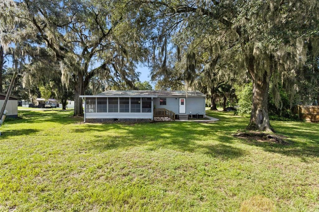 For Sale: $160,000 (3 beds, 2 baths, 1056 Square Feet)