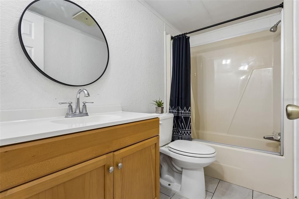 For Sale: $160,000 (3 beds, 2 baths, 1056 Square Feet)