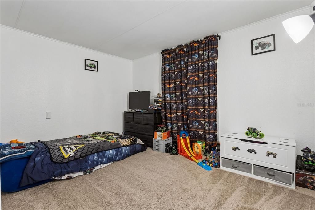 For Sale: $160,000 (3 beds, 2 baths, 1056 Square Feet)