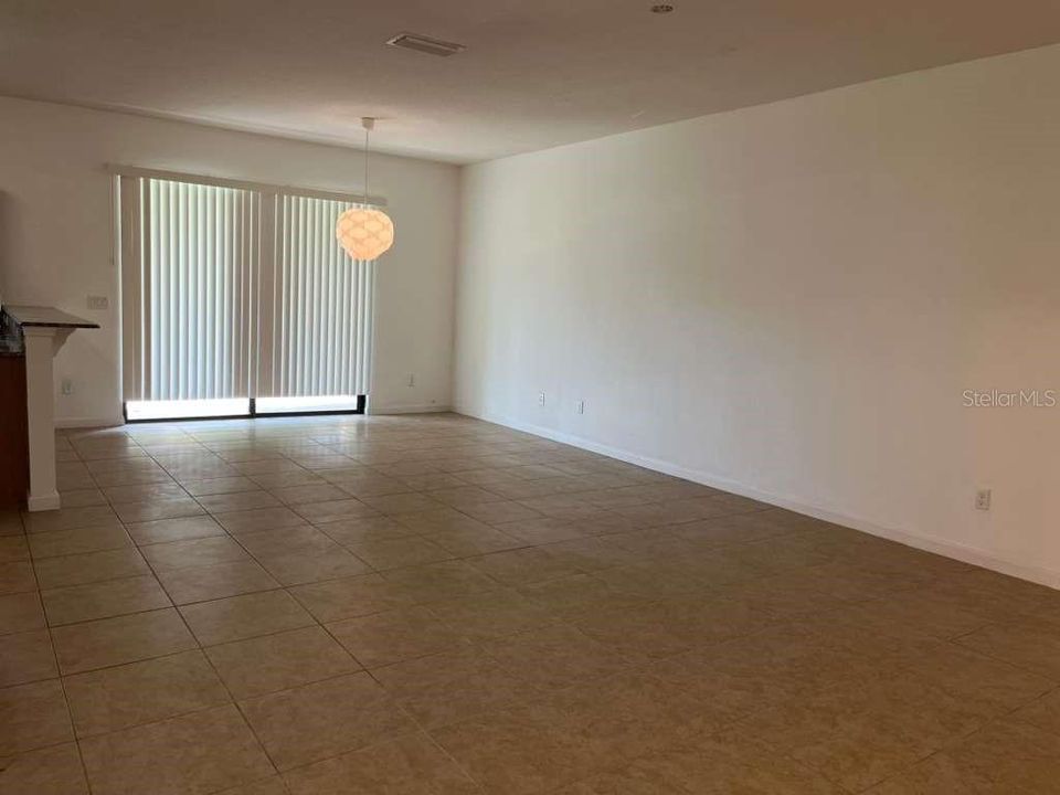 For Rent: $2,250 (4 beds, 2 baths, 1709 Square Feet)