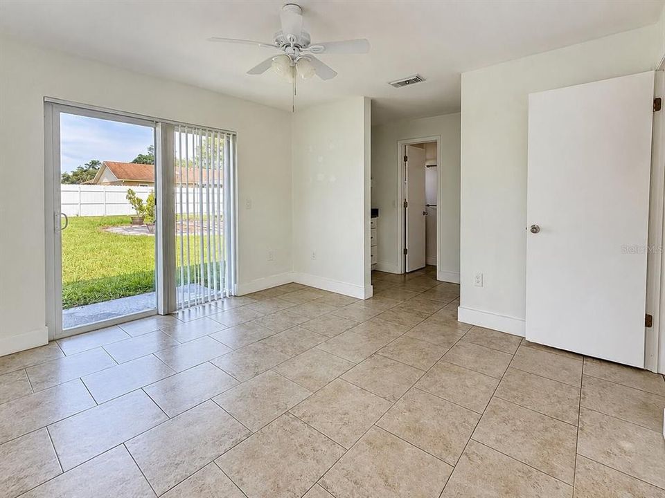 For Sale: $235,000 (2 beds, 2 baths, 1032 Square Feet)