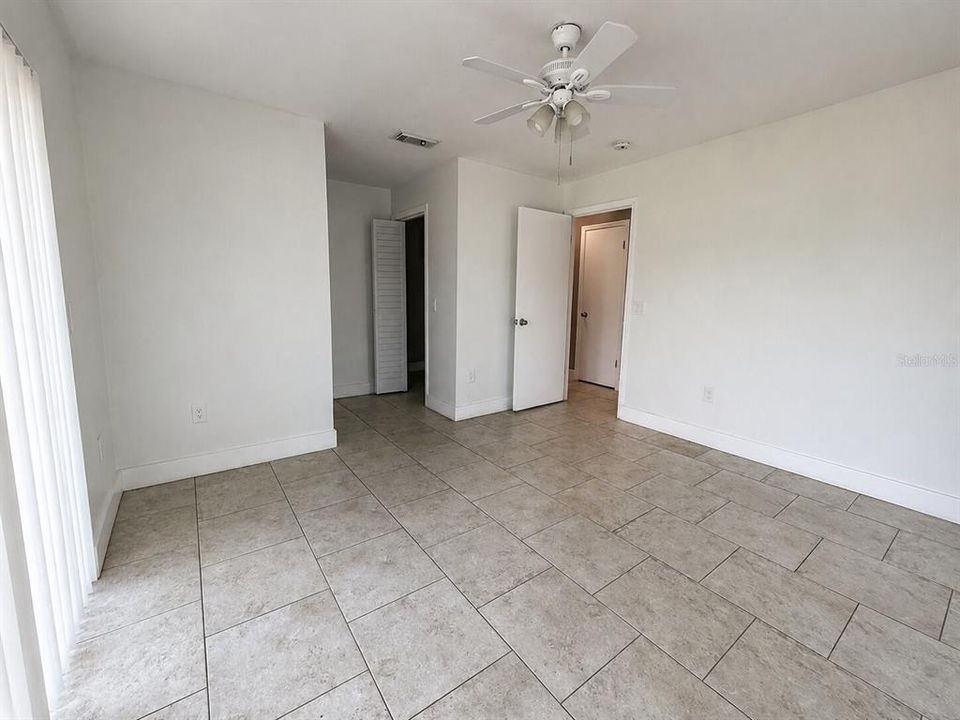 For Sale: $235,000 (2 beds, 2 baths, 1032 Square Feet)