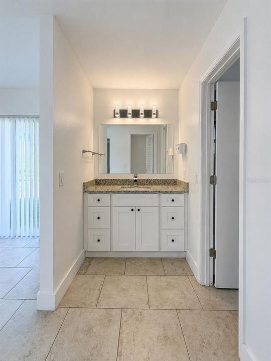For Sale: $235,000 (2 beds, 2 baths, 1032 Square Feet)