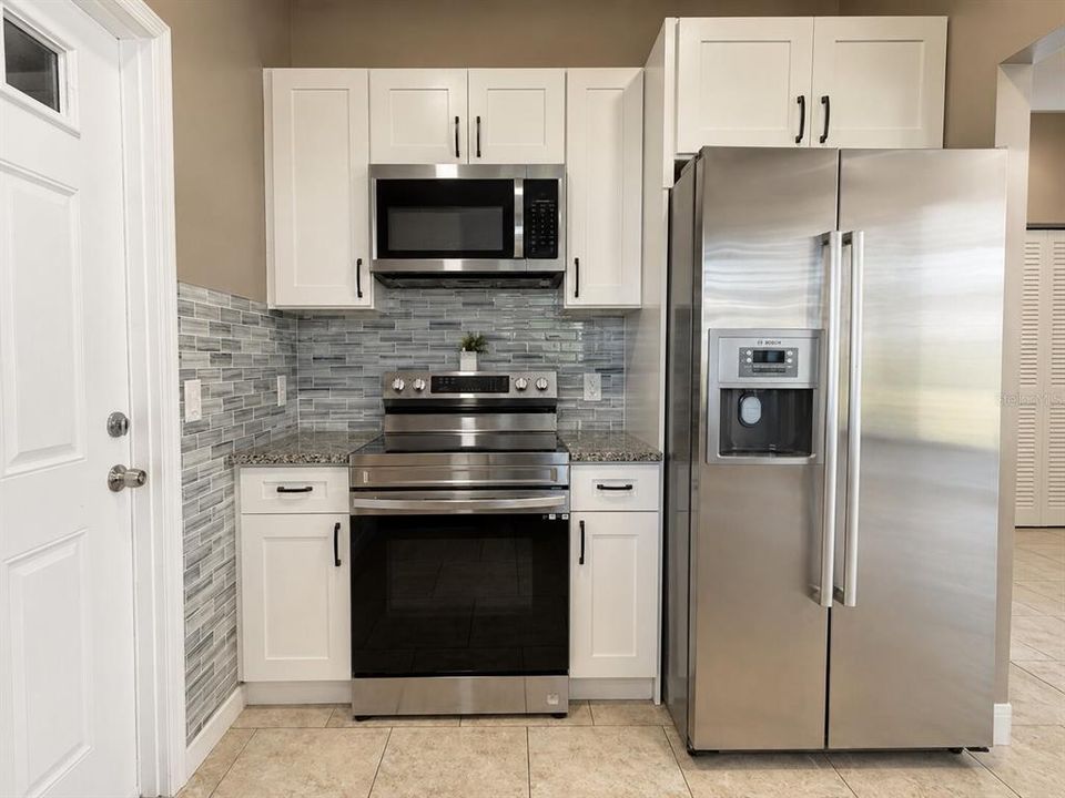 For Sale: $235,000 (2 beds, 2 baths, 1032 Square Feet)