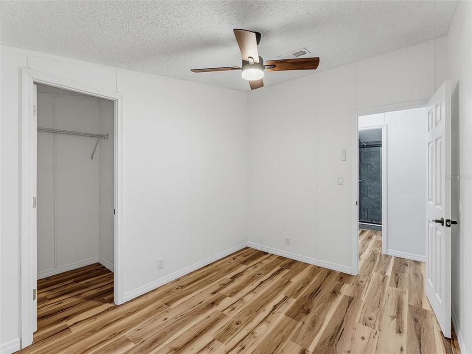 На продажу: $229,999 (3 спален, 2 ванн, 1152 Квадратных фут)