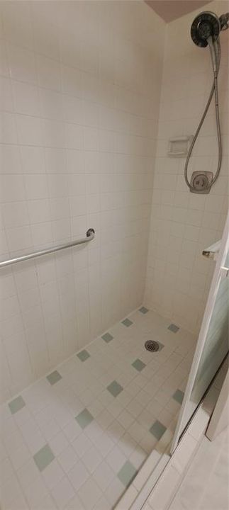 For Rent: $2,200 (2 beds, 2 baths, 1250 Square Feet)