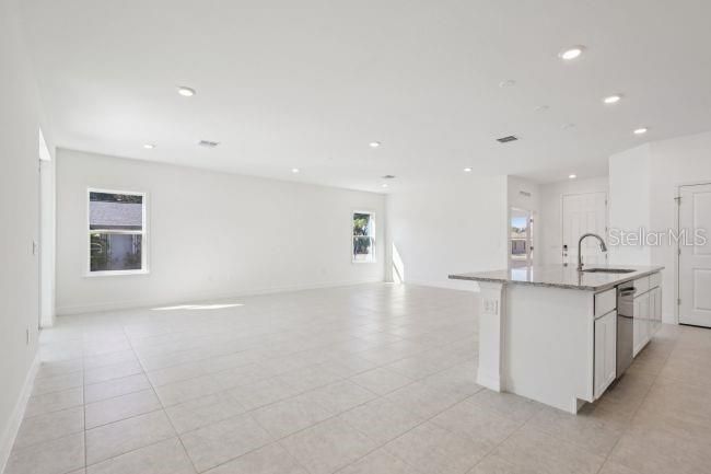 На продажу: $409,900 (3 спален, 2 ванн, 2066 Квадратных фут)