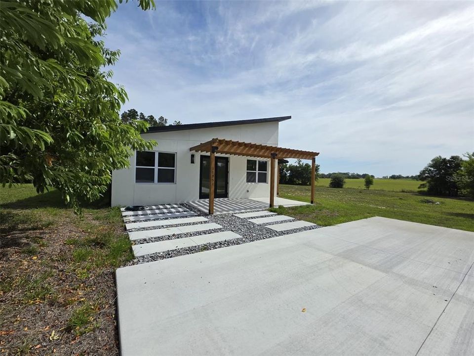 For Sale: $499,900 (4 beds, 2 baths, 2016 Square Feet)