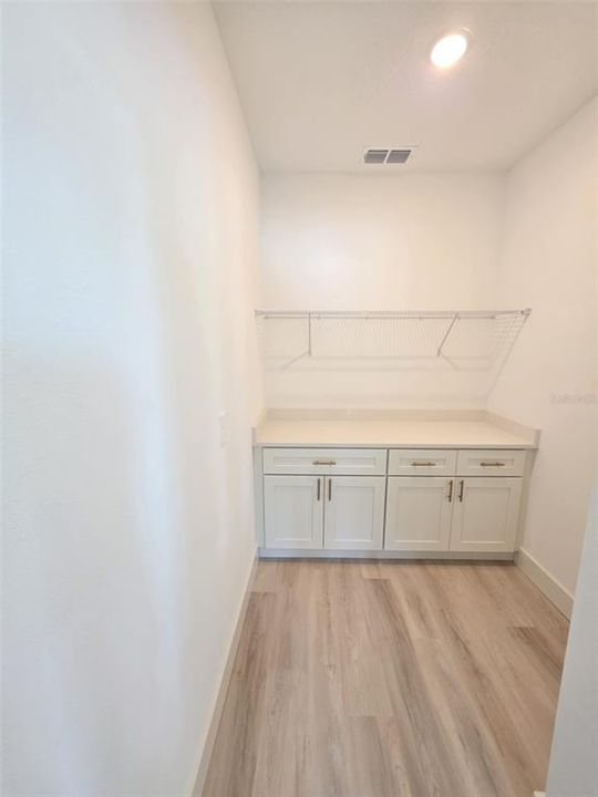 For Sale: $499,900 (4 beds, 2 baths, 2016 Square Feet)