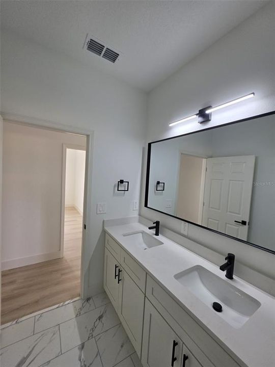 For Sale: $499,900 (4 beds, 2 baths, 2016 Square Feet)