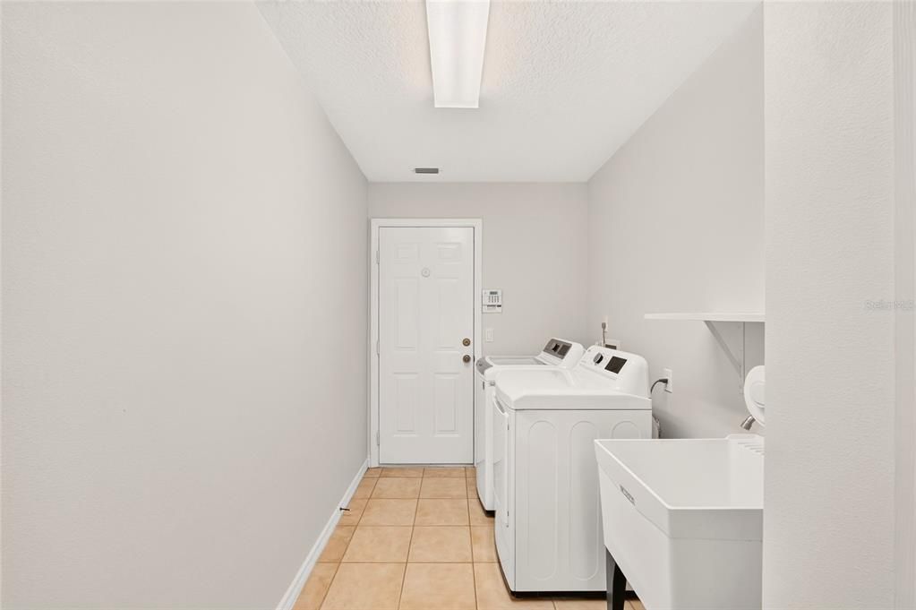 For Sale: $344,900 (3 beds, 2 baths, 2131 Square Feet)