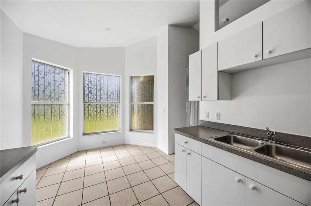 For Sale: $424,900 (3 beds, 2 baths, 1576 Square Feet)