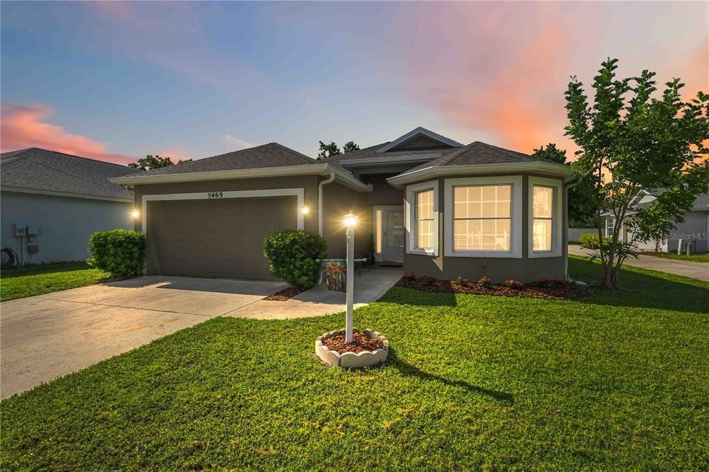 For Sale: $424,900 (3 beds, 2 baths, 1576 Square Feet)