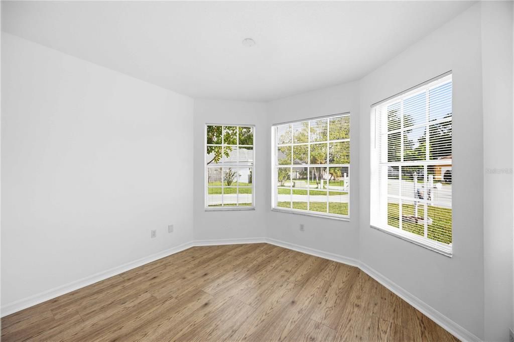 For Sale: $424,900 (3 beds, 2 baths, 1576 Square Feet)