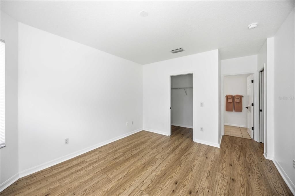 For Sale: $424,900 (3 beds, 2 baths, 1576 Square Feet)