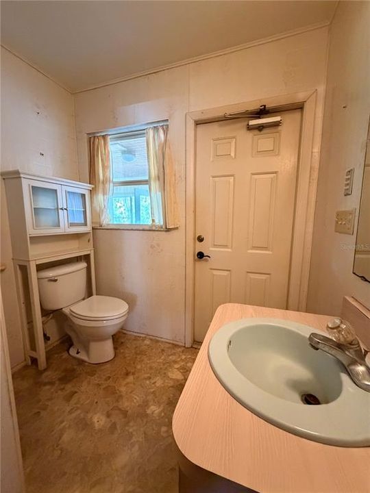 En Venta: $370,000 (3 camas, 3 baños, 2400 Pies cuadrados)