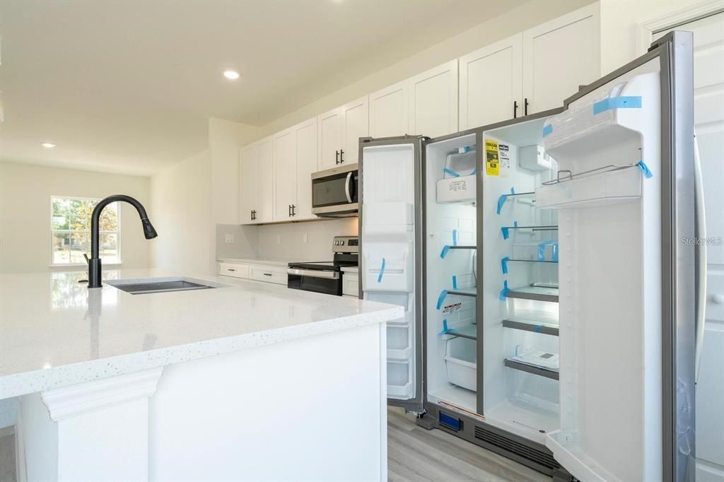 For Rent: $2,000 (4 beds, 2 baths, 1774 Square Feet)