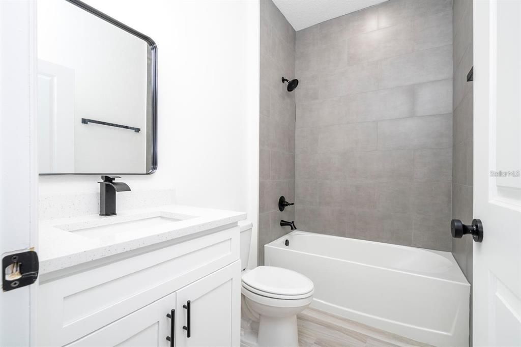 For Rent: $2,000 (4 beds, 2 baths, 1774 Square Feet)