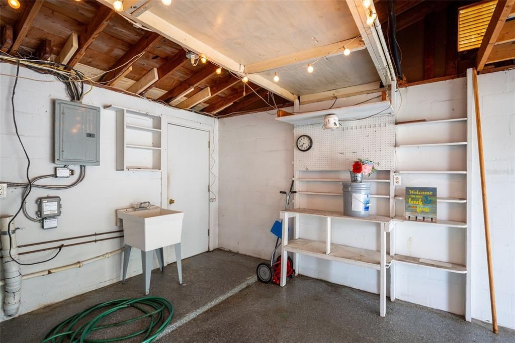 На продажу: $224,999 (2 спален, 1 ванн, 988 Квадратных фут)