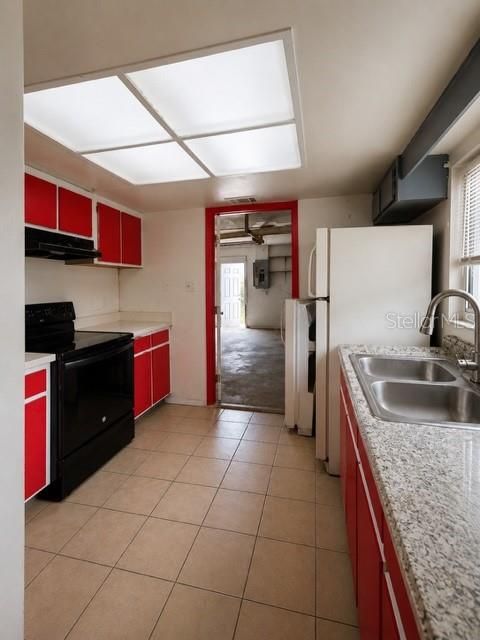 For Sale: $290,000 (3 beds, 2 baths, 1184 Square Feet)
