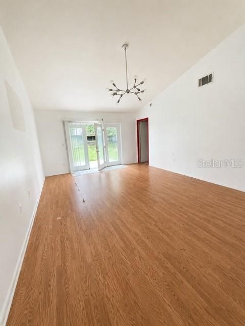 For Sale: $290,000 (3 beds, 2 baths, 1184 Square Feet)