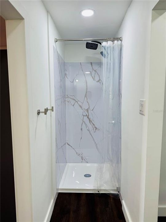 For Rent: $1,350 (0 beds, 1 baths, 1212 Square Feet)