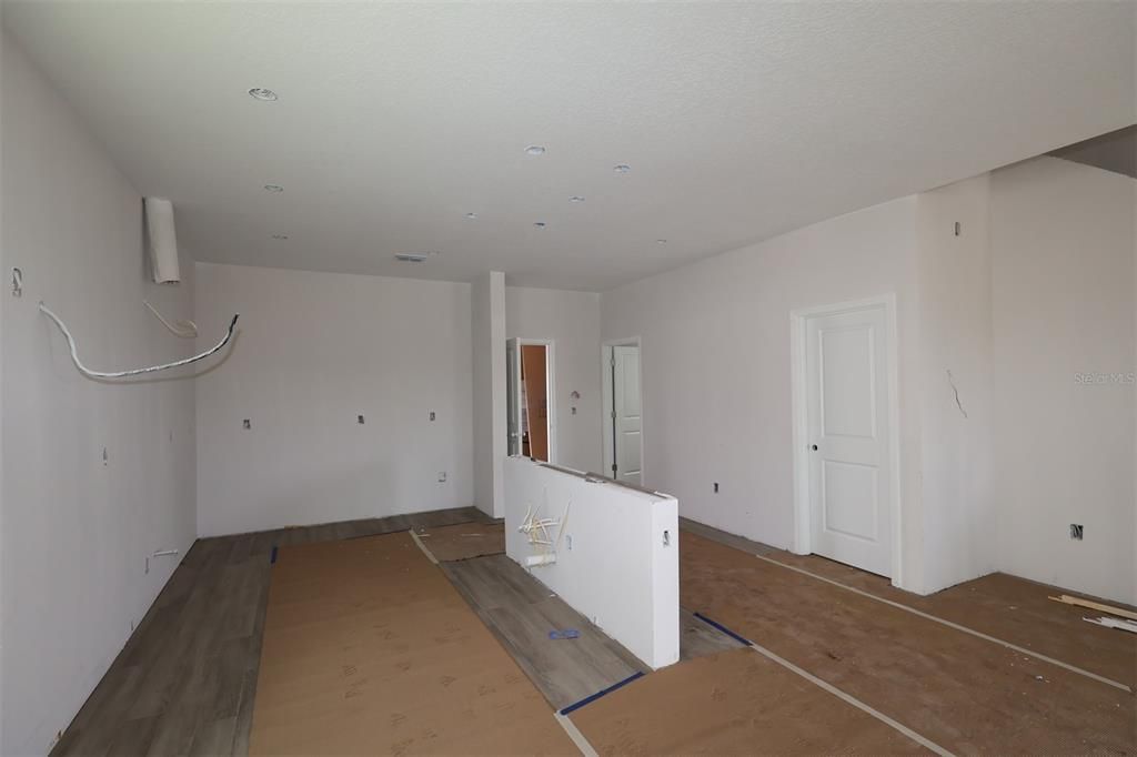 На продажу: $479,990 (4 спален, 2 ванн, 2341 Квадратных фут)