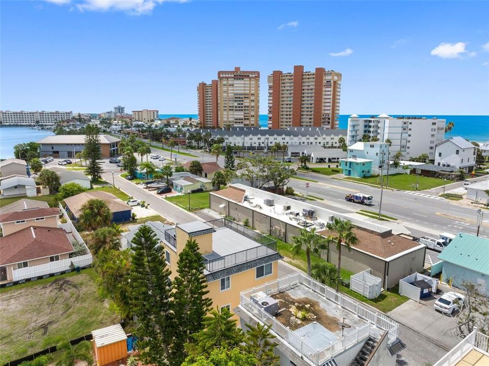 Под контрактом: $599,900 (4 спален, 0 ванн, 1500 Квадратных фут)