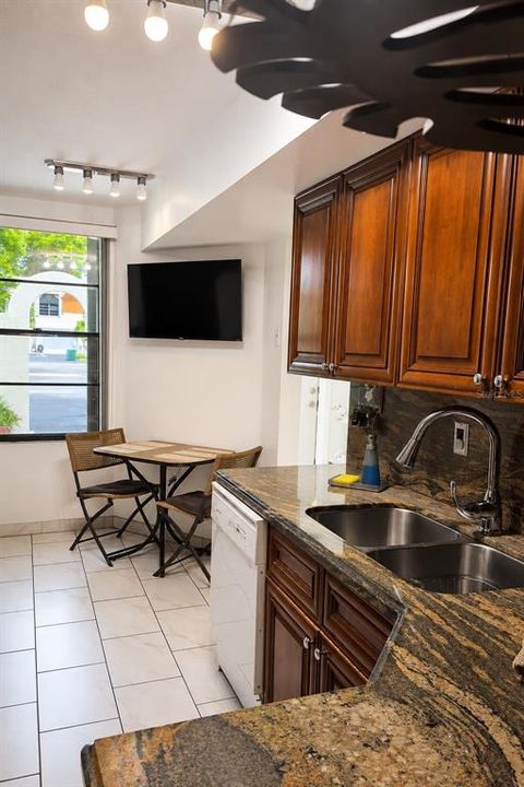 For Sale: $455,000 (3 beds, 2 baths, 1315 Square Feet)