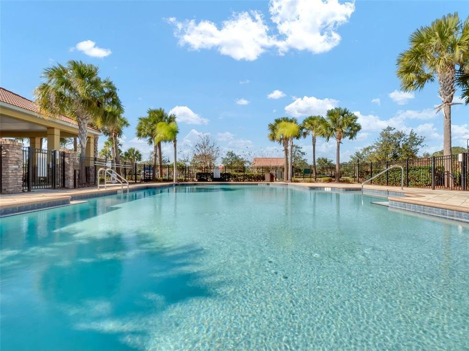 Activo con contrato: $524,999 (3 camas, 2 baños, 2078 Pies cuadrados)
