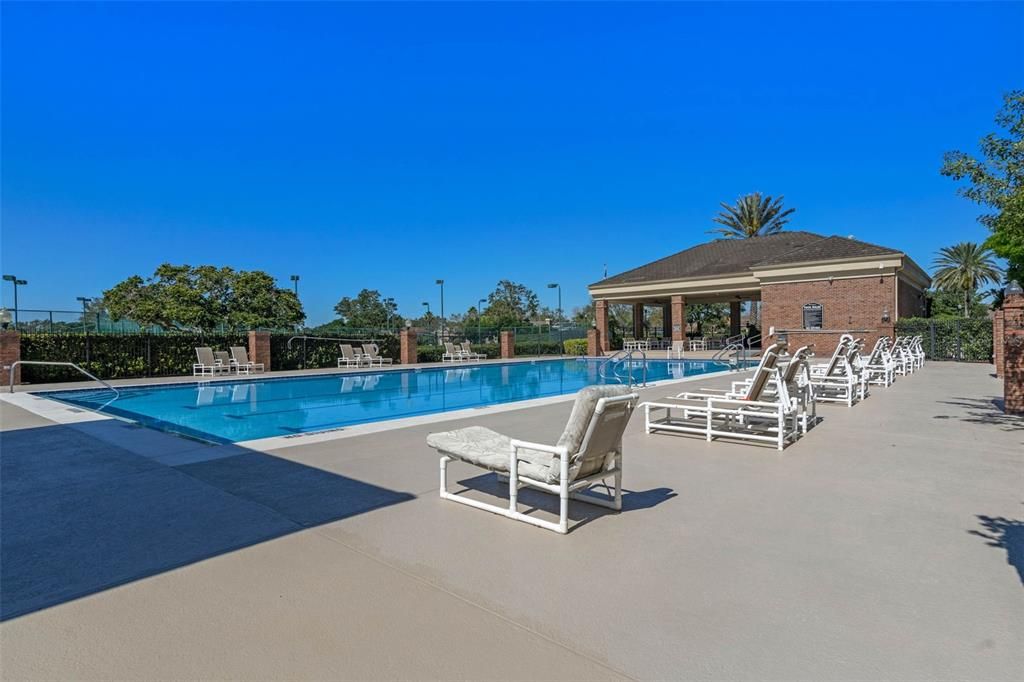 Activo con contrato: $524,999 (3 camas, 2 baños, 2078 Pies cuadrados)