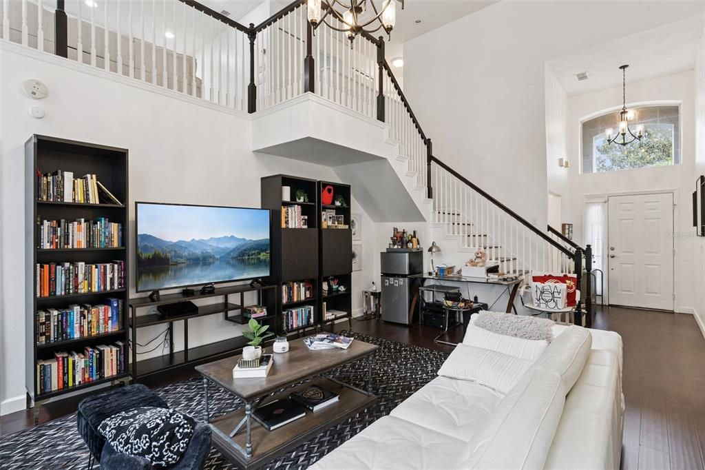 Activo con contrato: $524,999 (3 camas, 2 baños, 2078 Pies cuadrados)