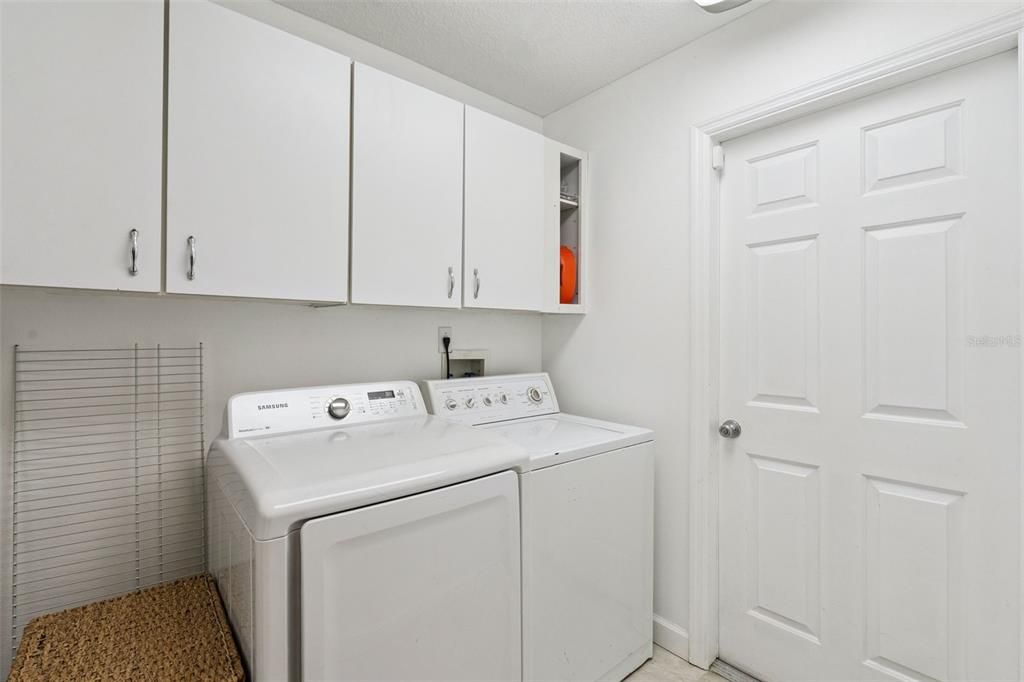 Activo con contrato: $524,999 (3 camas, 2 baños, 2078 Pies cuadrados)