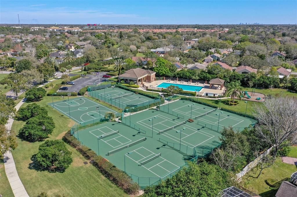 Activo con contrato: $524,999 (3 camas, 2 baños, 2078 Pies cuadrados)