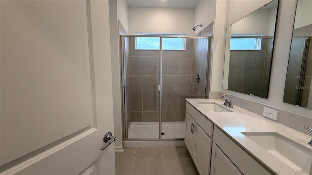 For Rent: $2,600 (3 beds, 2 baths, 1647 Square Feet)