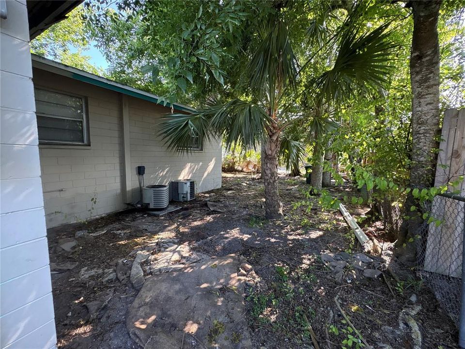For Sale: $119,900 (2 beds, 1 baths, 1008 Square Feet)