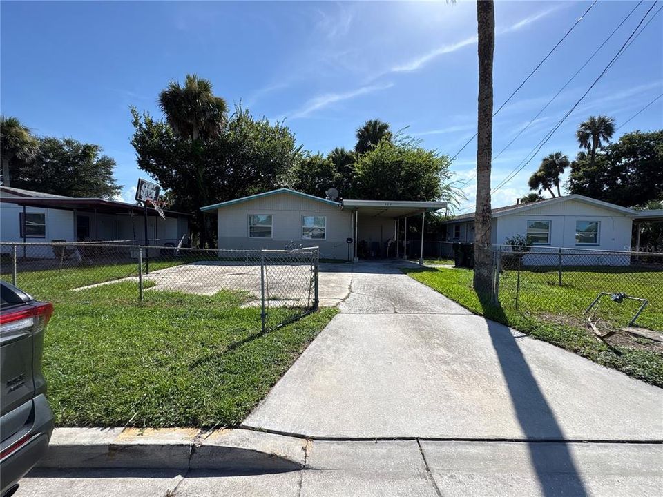 For Sale: $119,900 (2 beds, 1 baths, 1008 Square Feet)