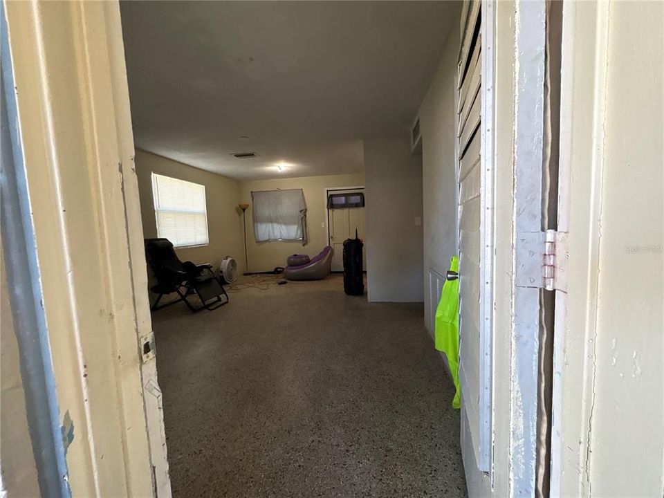 For Sale: $119,900 (2 beds, 1 baths, 1008 Square Feet)