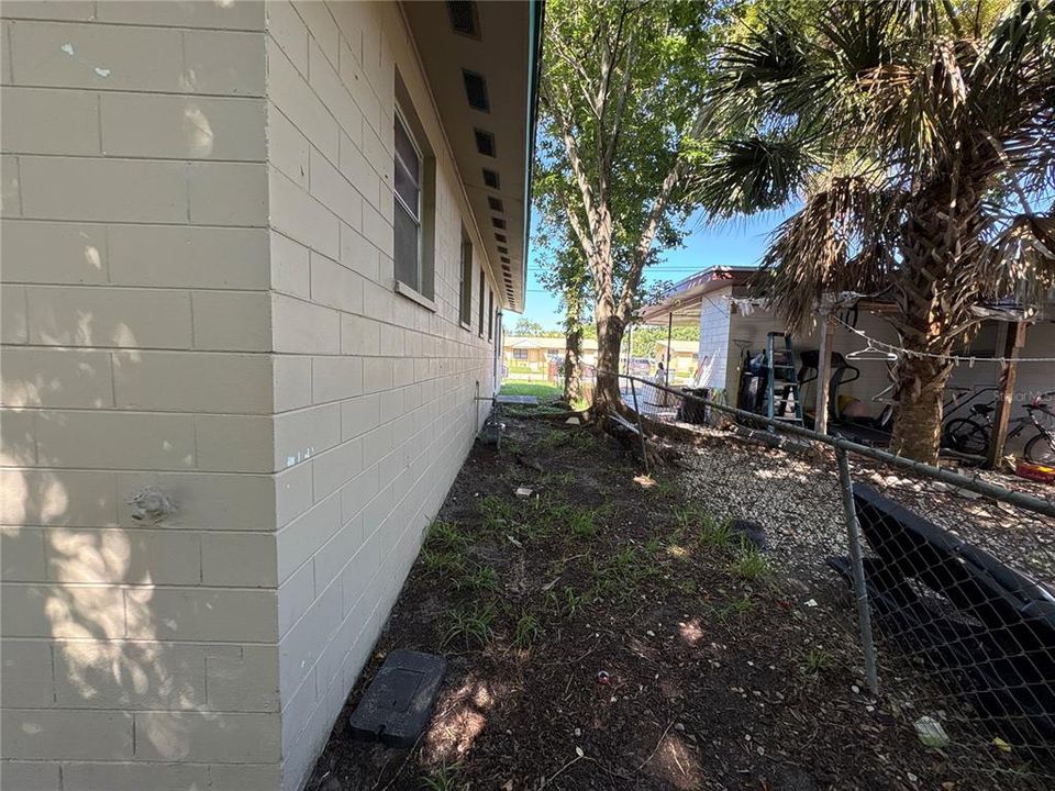 For Sale: $119,900 (2 beds, 1 baths, 1008 Square Feet)