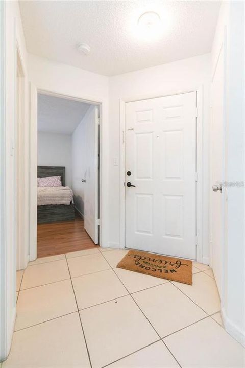 For Rent: $1,800 (2 beds, 2 baths, 1027 Square Feet)