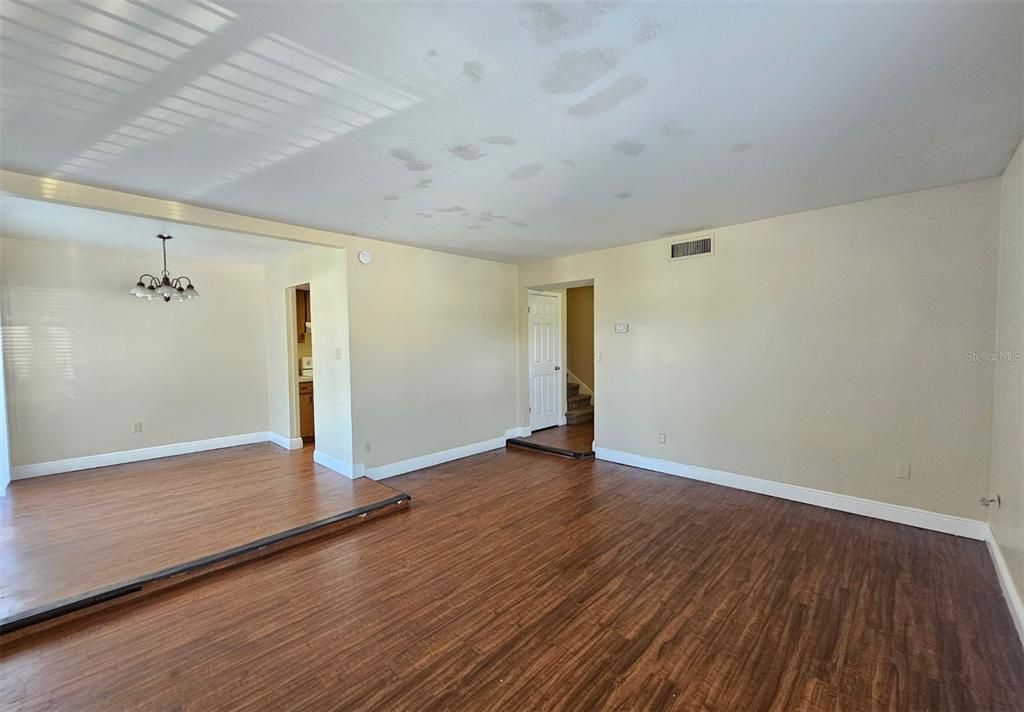 For Rent: $1,625 (3 beds, 1 baths, 1300 Square Feet)