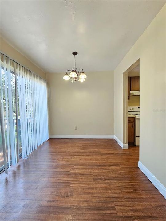 For Rent: $1,625 (3 beds, 1 baths, 1300 Square Feet)