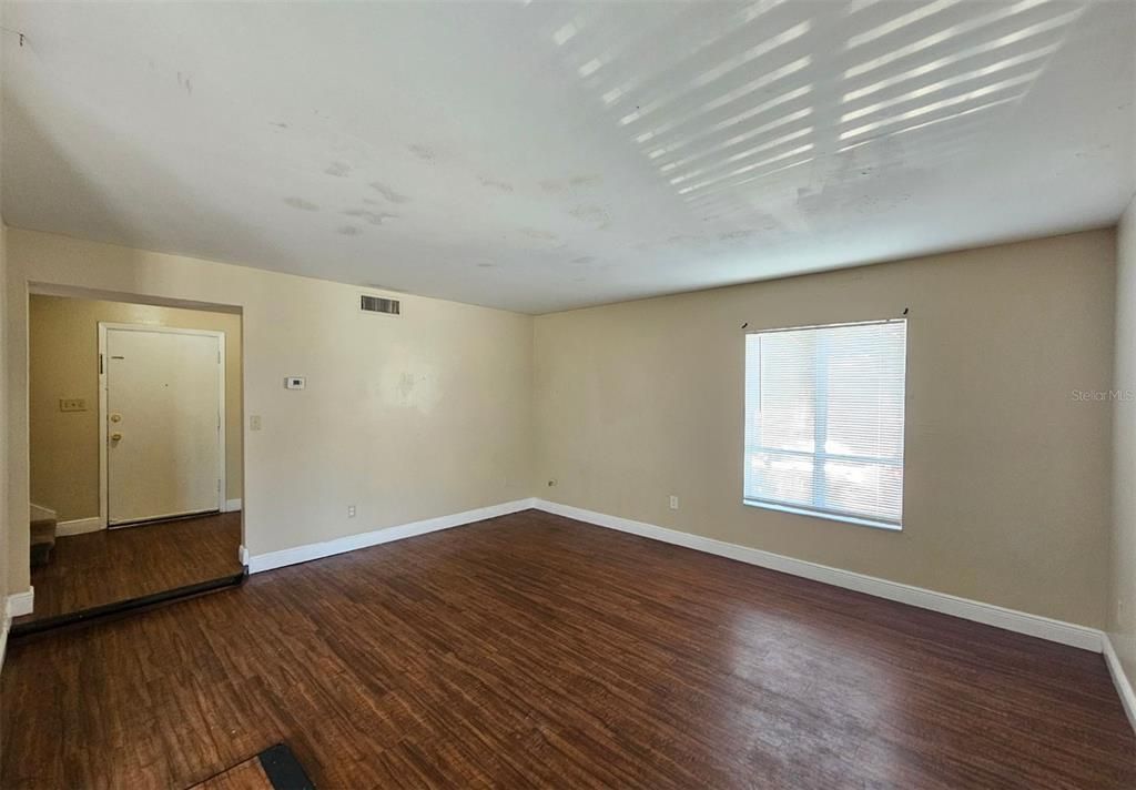 For Rent: $1,625 (3 beds, 1 baths, 1300 Square Feet)