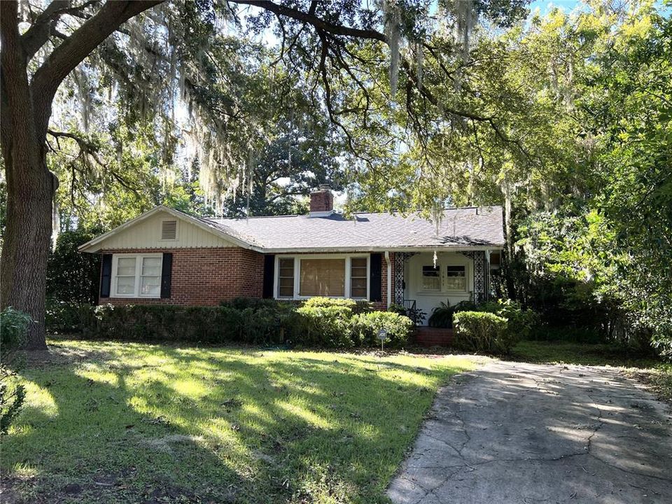 For Rent: $2,000 (3 beds, 1 baths, 1398 Square Feet)