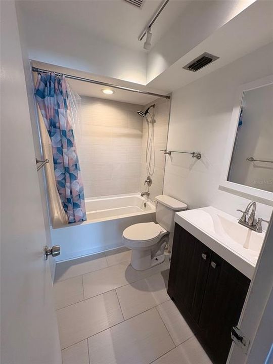 For Rent: $1,850 (3 beds, 2 baths, 1098 Square Feet)