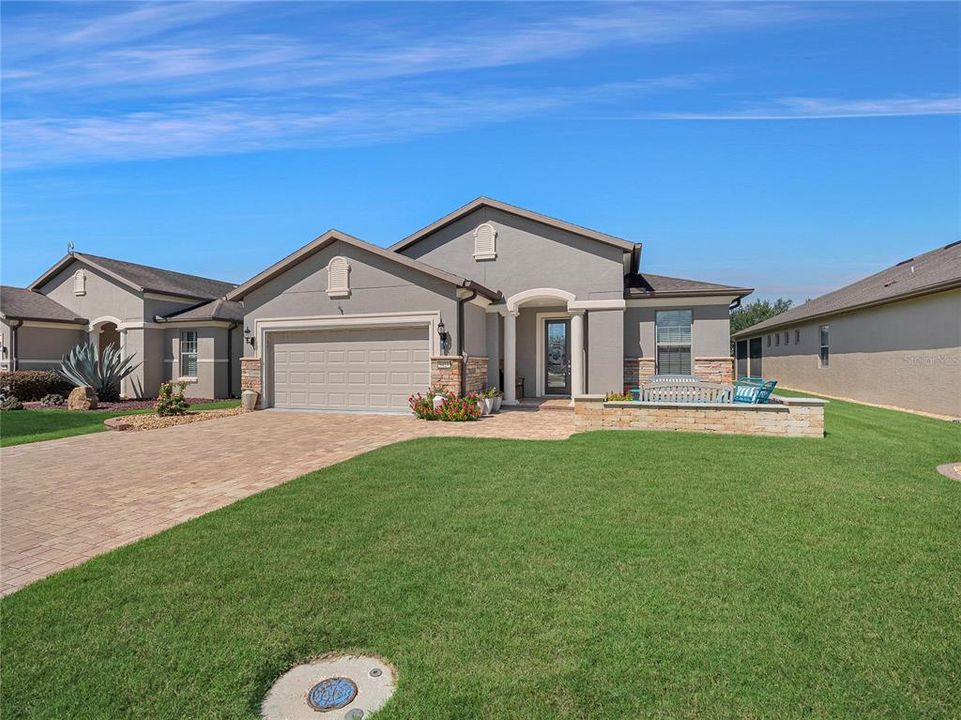 For Sale: $415,514 (2 beds, 2 baths, 2147 Square Feet)