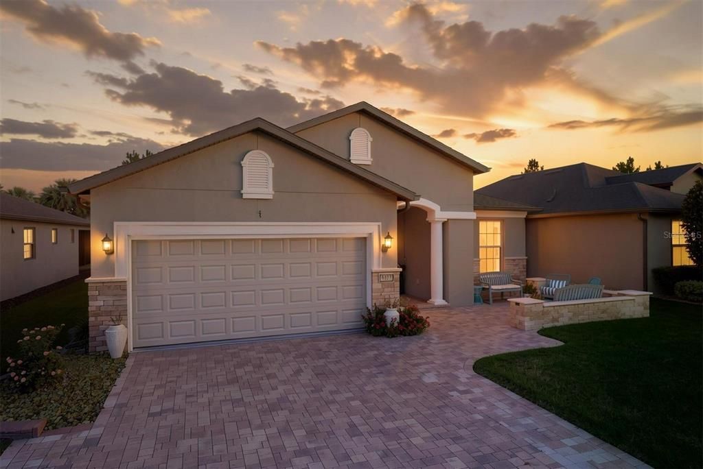 For Sale: $415,514 (2 beds, 2 baths, 2147 Square Feet)